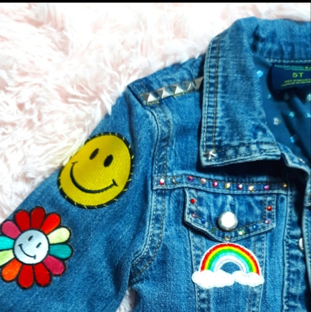 SOLD @MARKET! Upcycled 5T girls patch jacket. SO CUTE MUST SEE! 🌈 & 😃 - Picture 10 of 15
